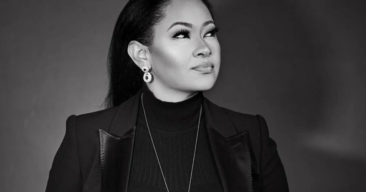 Senator Natasha, the girl-child and kitchen sink throwers