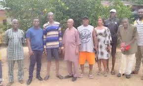 Members of Achi Mbieri Community in Owerri, Imo State, calling for accountability from their leaders over oil revenue mismanagement, during a news briefing organized by the Achi Stakeholders Forum.